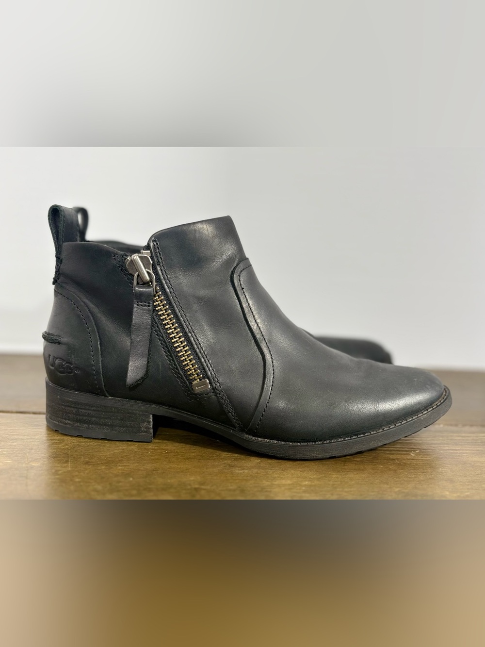 UGG Aureo Leather Ankle Boot - Black - Women's Size 8.5 - Picture 5 of 11